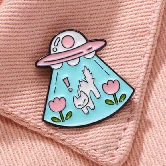 Cat UFO Alien Abduction Pink Enamel Pin - Picture 4 of 5